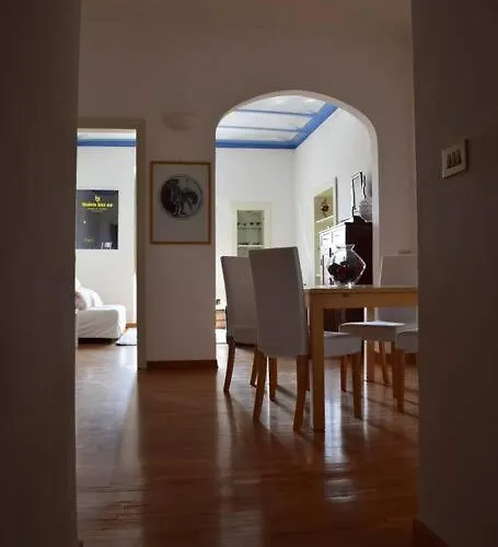 Rocchi 27 بيرودجا